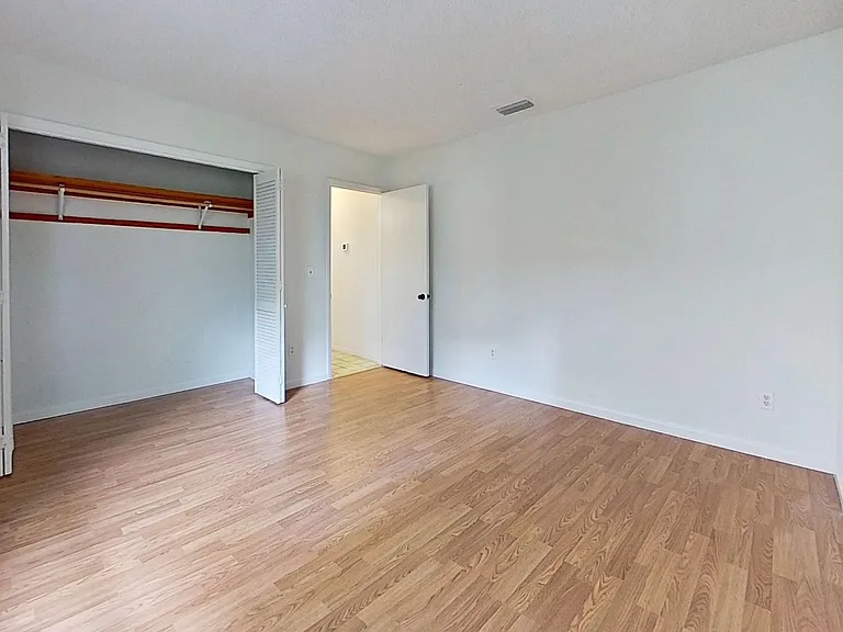 1615 Seminole Rd — Photo 12