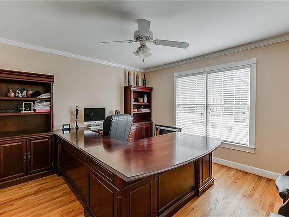 4th image of 2125 Parliament Dr