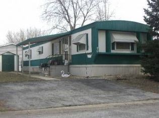 70 Candlelight Dr, Sauk Village, IL 60411