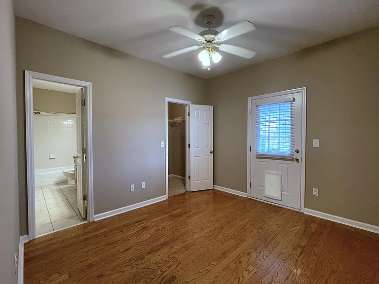 2868 Braddock Ct — Photo 14