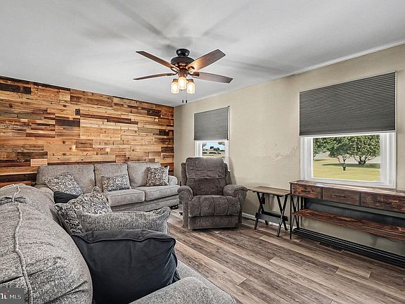 5th image of 639 Keesey Ln