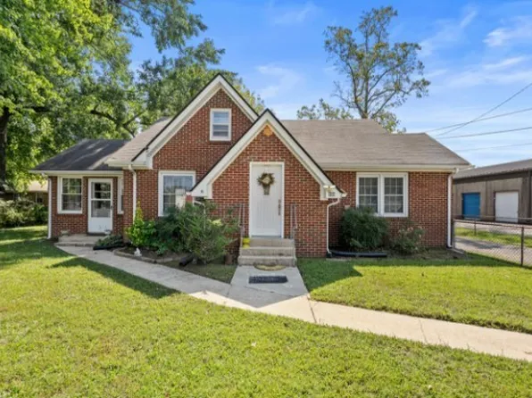 808 E Lincoln St, Tullahoma, TN 37388