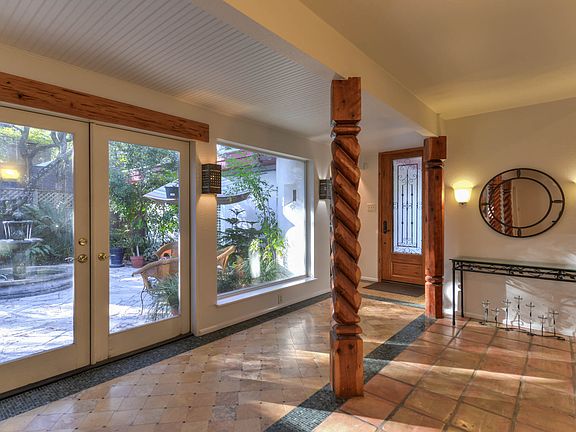 4th image of 3710 Marymont Dr