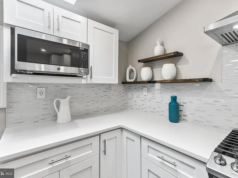 408 S Cleveland St — Photo 12