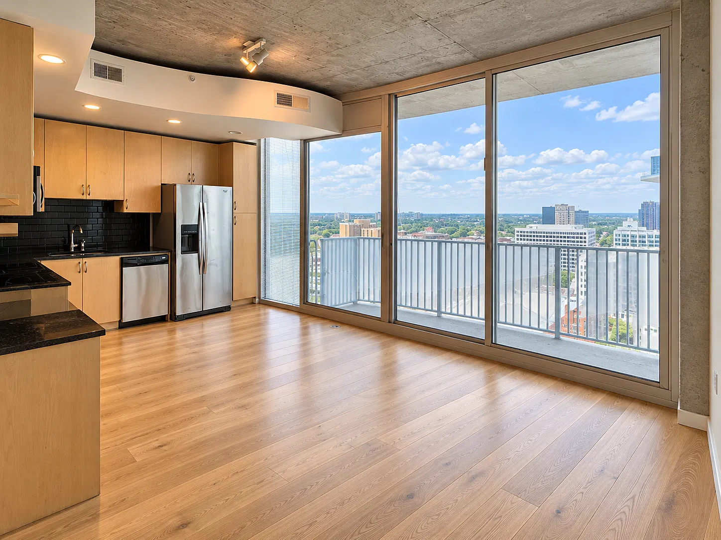 1 bed, 606 sqft, $1,900 — Photo 3