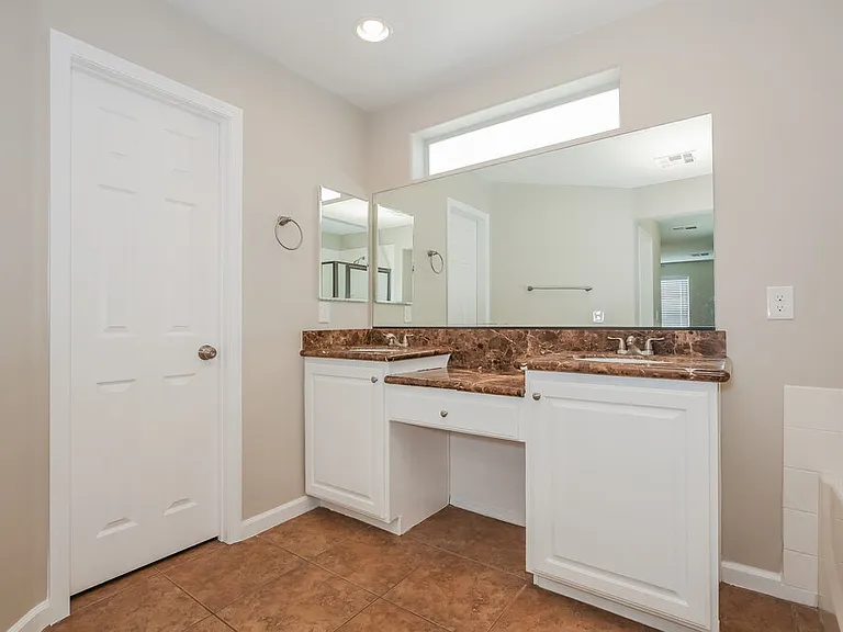 8300 Wildwood Glen Dr — Photo 11