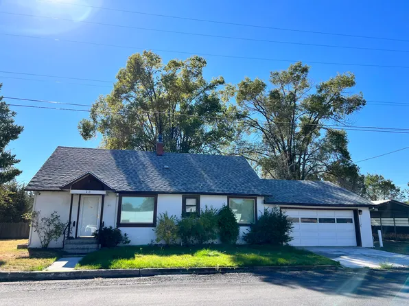 213 SW D St, Madras, OR 97741