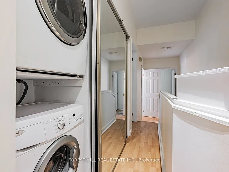 70 Macpherson Ave #UPPER — Photo 21