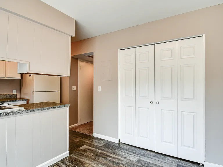 Fox Hunt Apartments — Photo 38