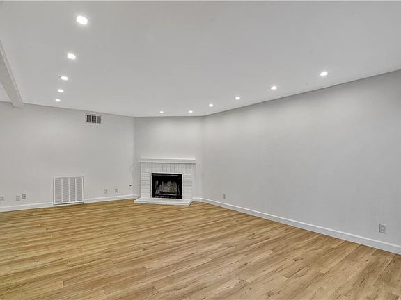 2nd image of 21500 Califa St Unit 188