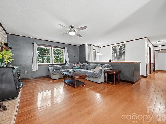 4th image of 1924 Braswell Pl