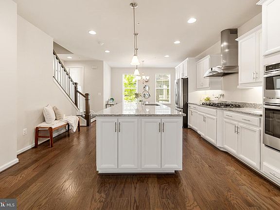 4th image of 507 Silver Clipper Ln