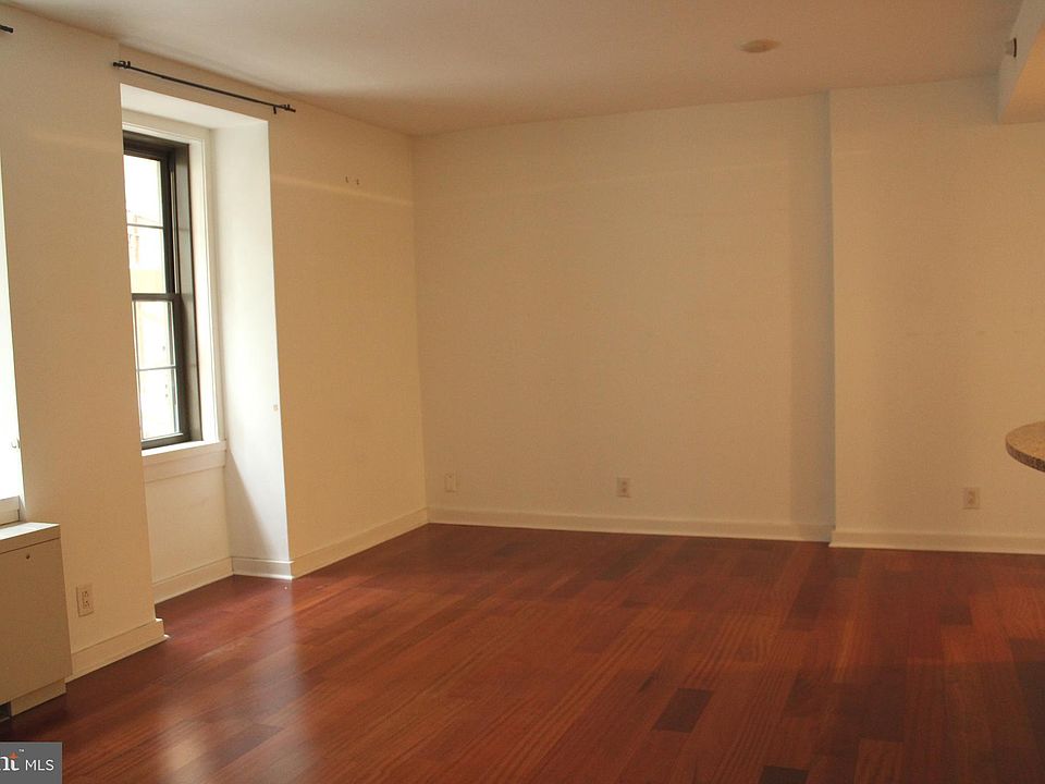 1st image of 219 S 18th St #823
