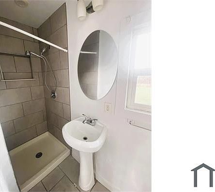2nd image of 3965 S Broadway APT 6