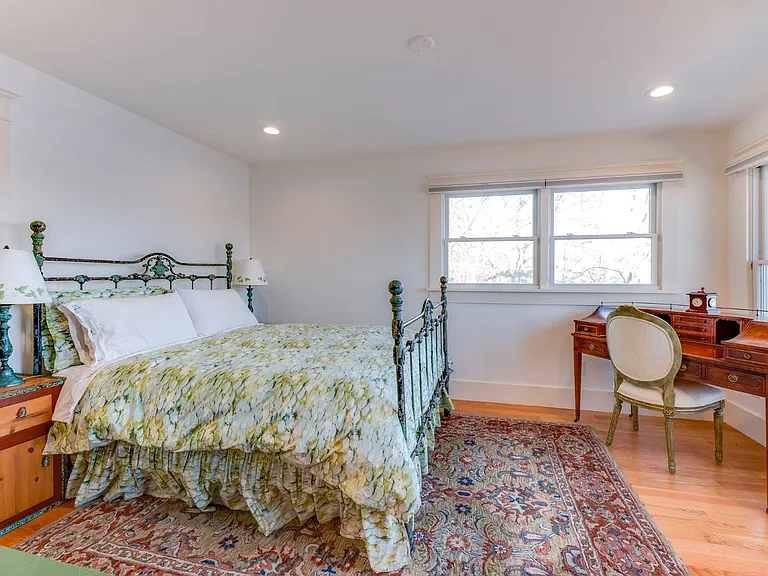 22 Wolf Swamp Ln — Photo 10