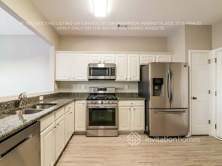 233 Regent Sq — Photo 4