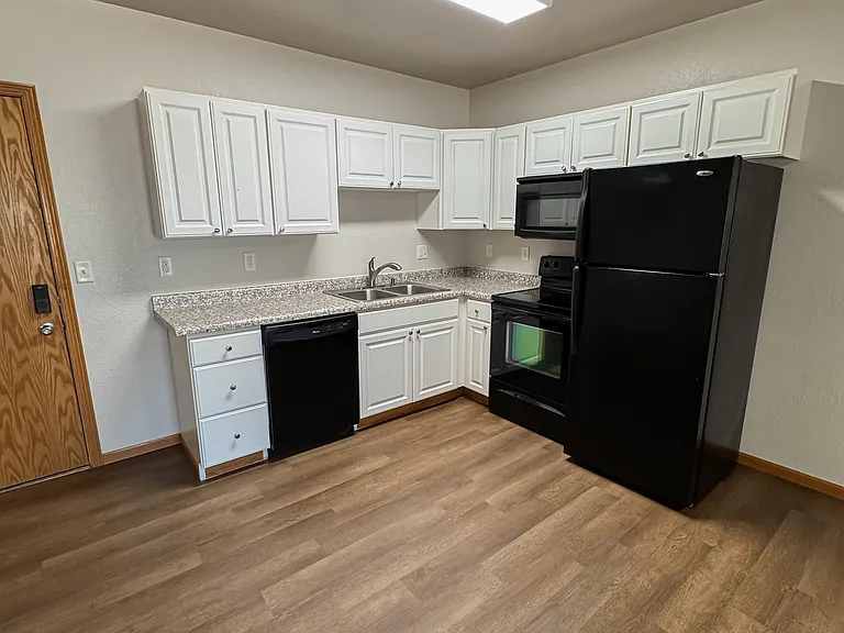 117 W Main St — Photo 37