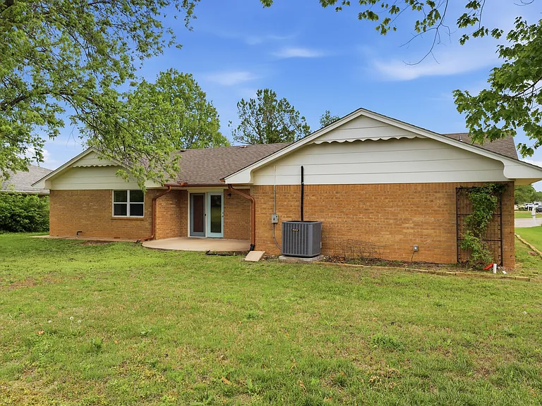 15 Preston Cir — Photo 21