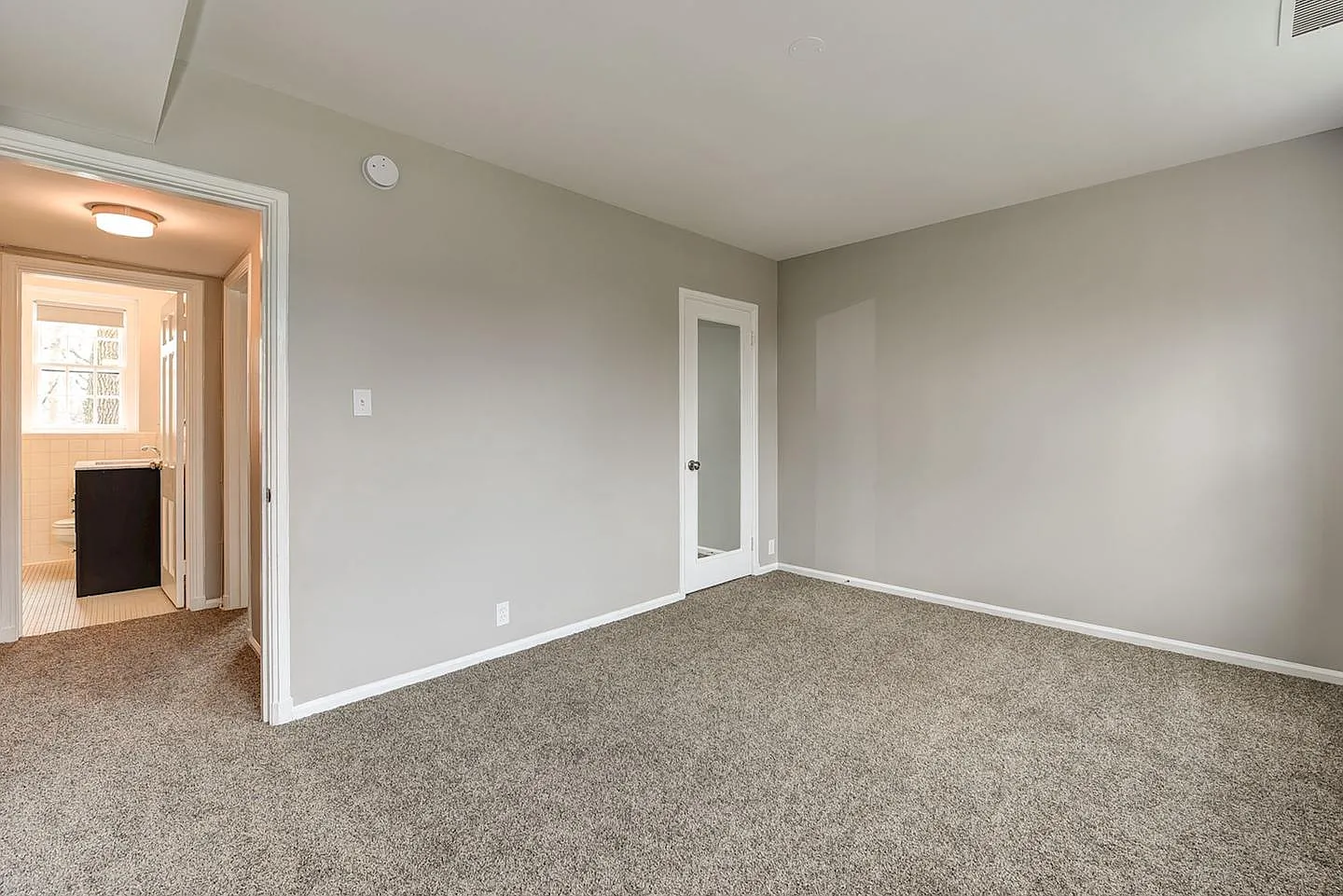 2 bed, 1.0 bath, 833 sqft, $2,950 — Photo 3