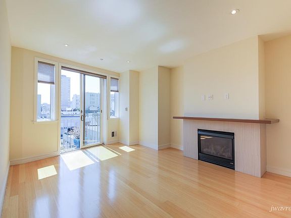 3rd image of 1725 Washington St APT 12