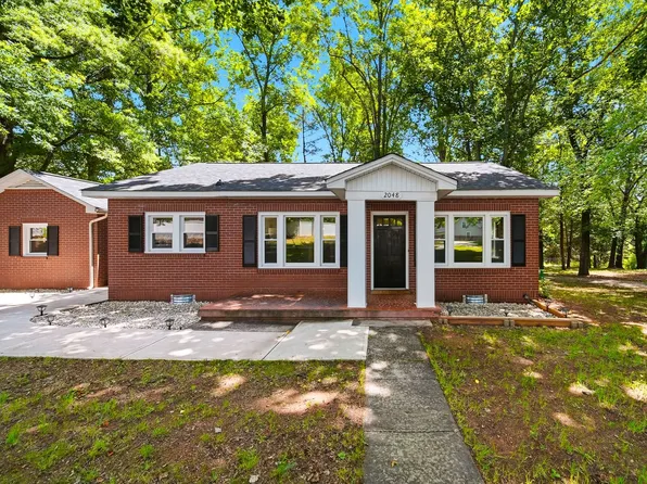 2048 Quiet Ln, Hickory, NC 28602