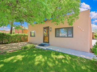 1307 Camino Sierra Vis, Santa Fe, NM 87505