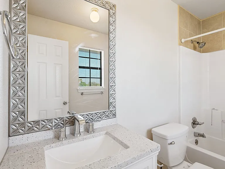 113 Ramon Cardenas Dr — Photo 19