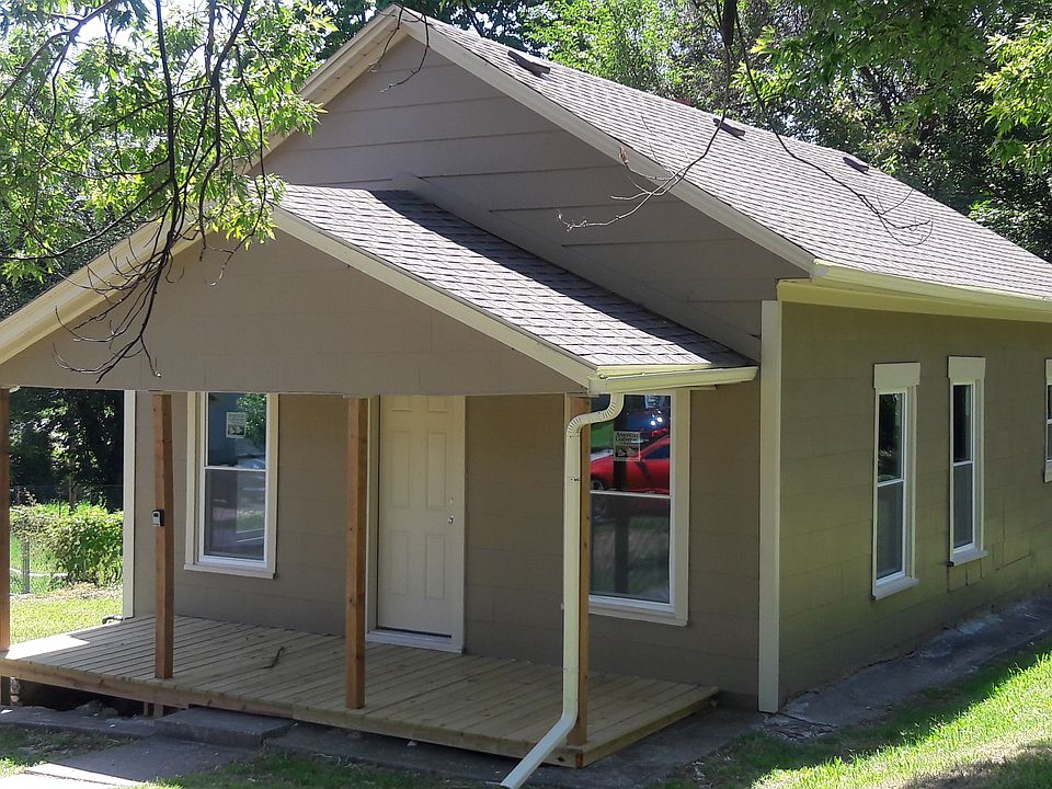 1st image of 1043 Freeman Ave