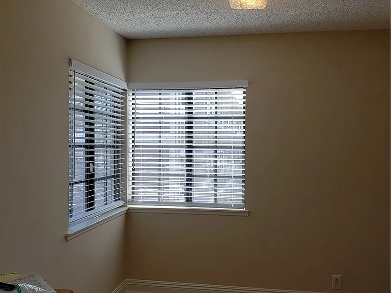 1505 S Raitt St — Photo 14