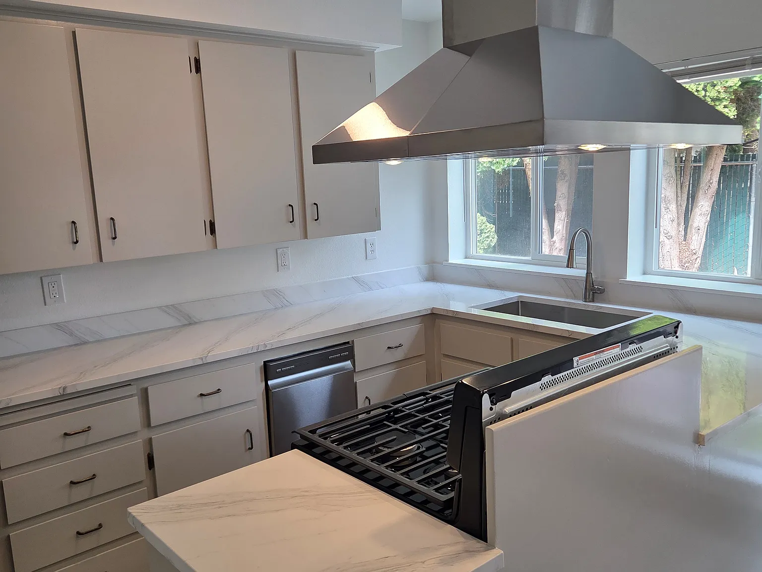 2 bed, 1104 sqft, $1,995 — Photo 3