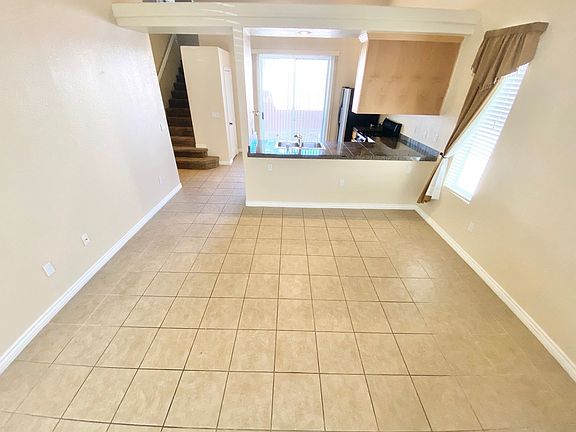 3rd image of 7537 Alexander Hills St