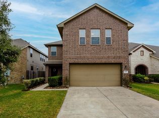 6875 Dogwood Cliff Ln, Dickinson, TX 77539