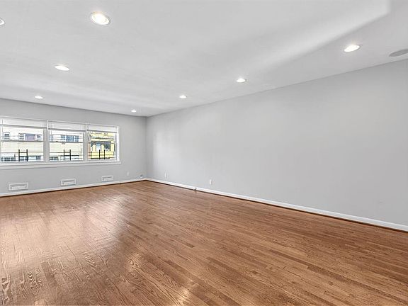 3rd image of 86A Palisade Ave #2