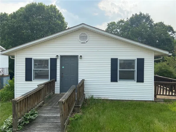 123-125 Smith St, Weirton, WV 26062