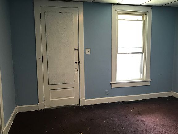 3rd image of 1202 N Parker Ave