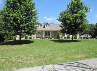 2215 Forest Rdg, Festus, MO 63028
