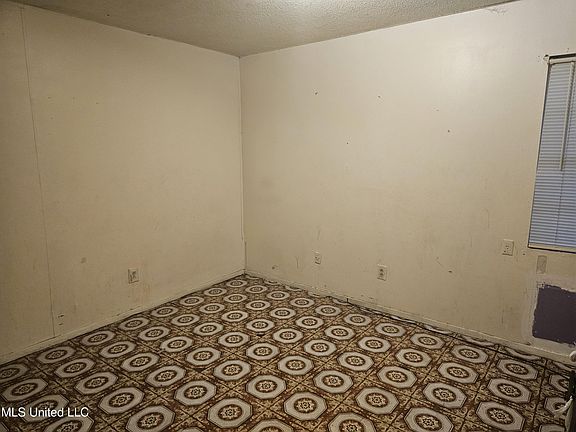 3rd image of 428 Saint John St