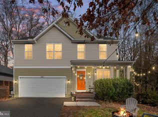 109 12th St, Colonial Beach, VA 22443