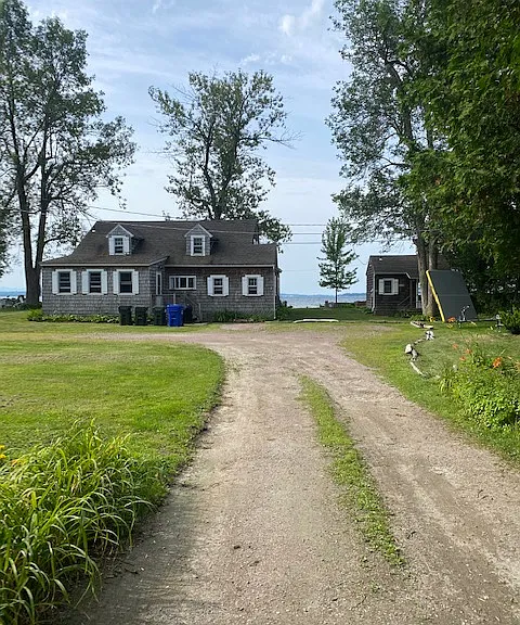 205 Appletree Point Rd — Photo 2