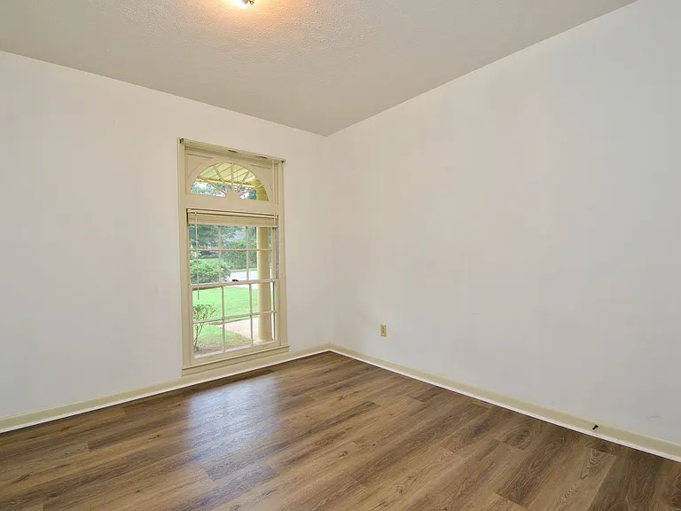 1109 Drew Ln — Photo 14