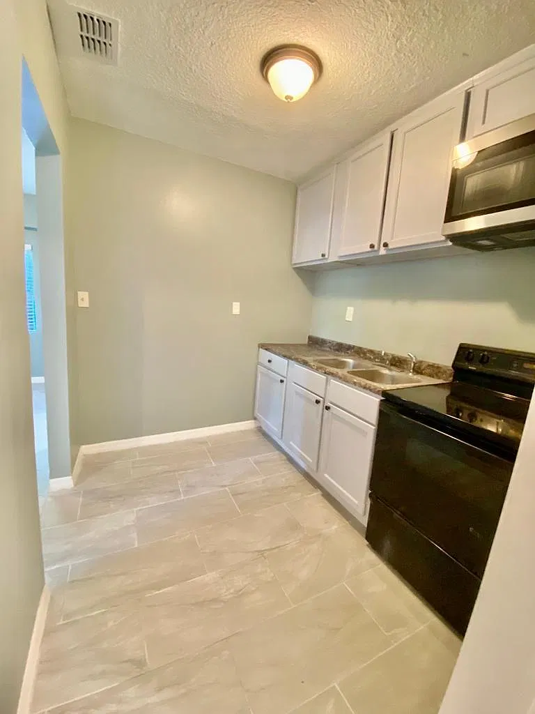 1 bed, 600 sqft, $1,050 — Photo 2