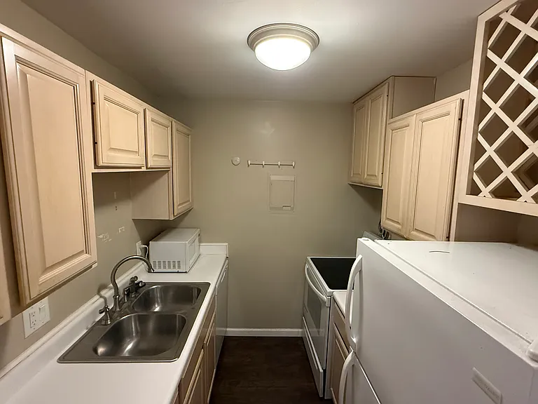 2116 Pauline Blvd #304 — Photo 8