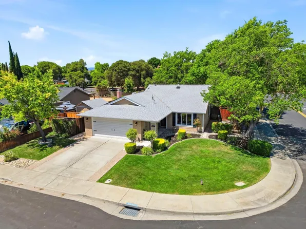 1780 Honeysuckle Rd, Livermore, CA 94551