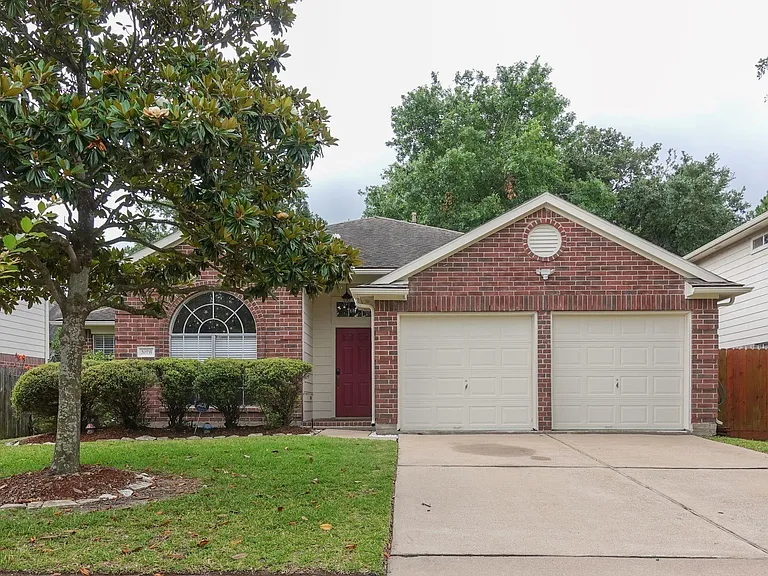 20735 Spring Rose Dr — Photo 1