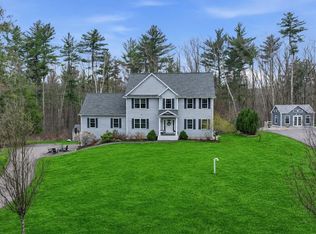 3 Hummingbird Ln, Salem, NH 03079