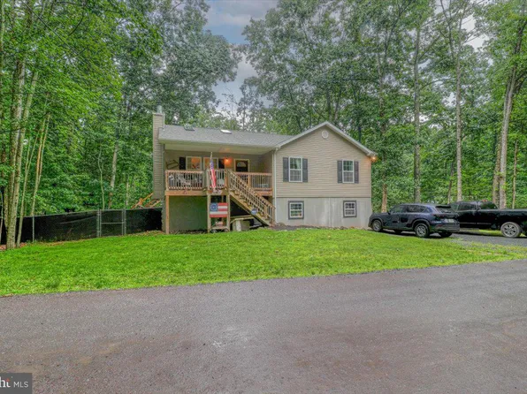 12 Holiday Dr, White Haven, PA 18661