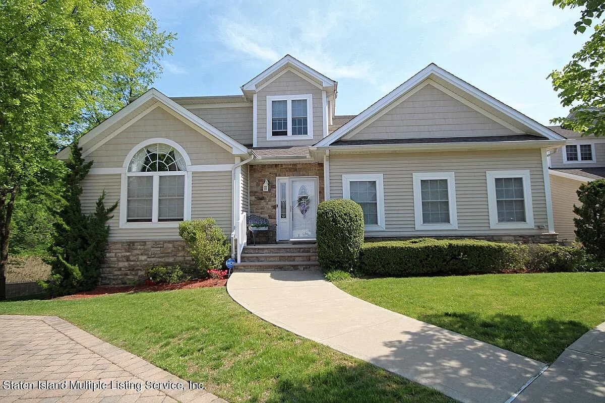 60 Tiller Ct photo 1