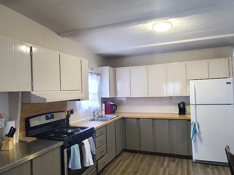 548 Westshore Rd — Photo 3