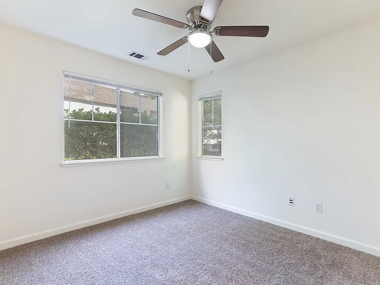 Sequoia Grove Apartments — Photo 13