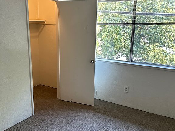 3rd image of 925 56th St #7